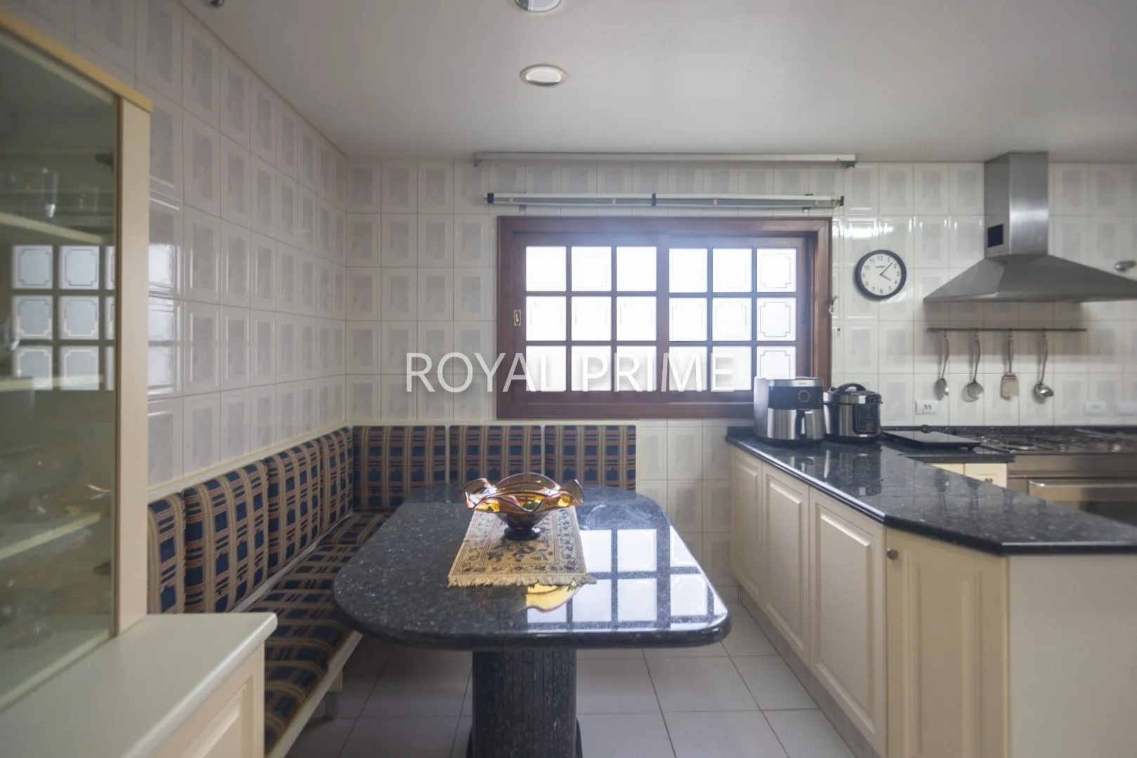 Furnished house in a gated community with 4 bedrooms and 5 baths — photo 25