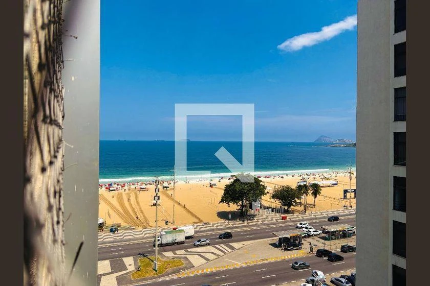Furnished apartment, 348 m², with a glass-enclosed balcony — photo 4