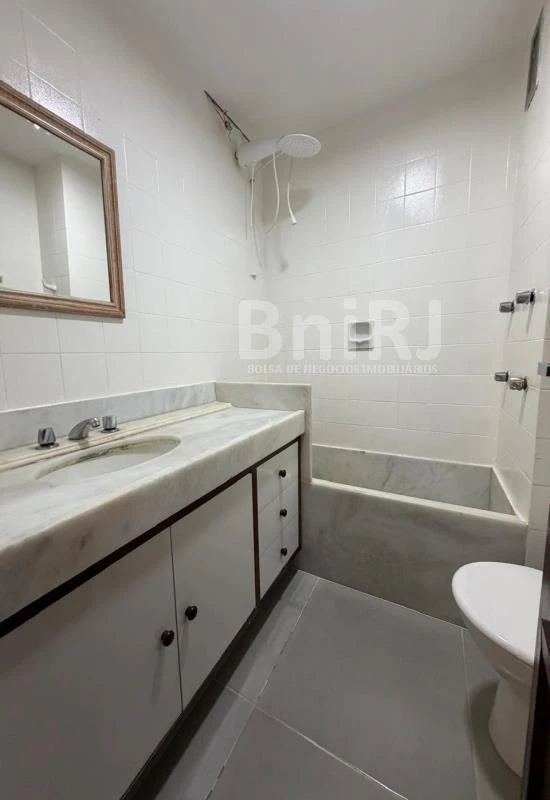 Apartamento de 2 quartos com banheira — photo 15