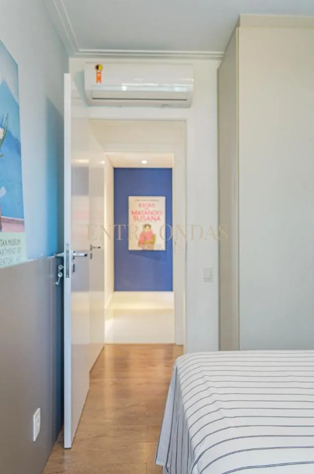 Furnished 2-bedroom apartment with open-plan kitchen — photo 17