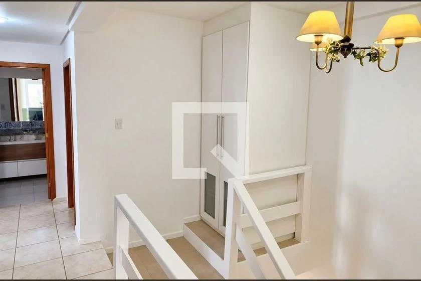 House, 207 m², with floor-to-ceiling windows — photo 3