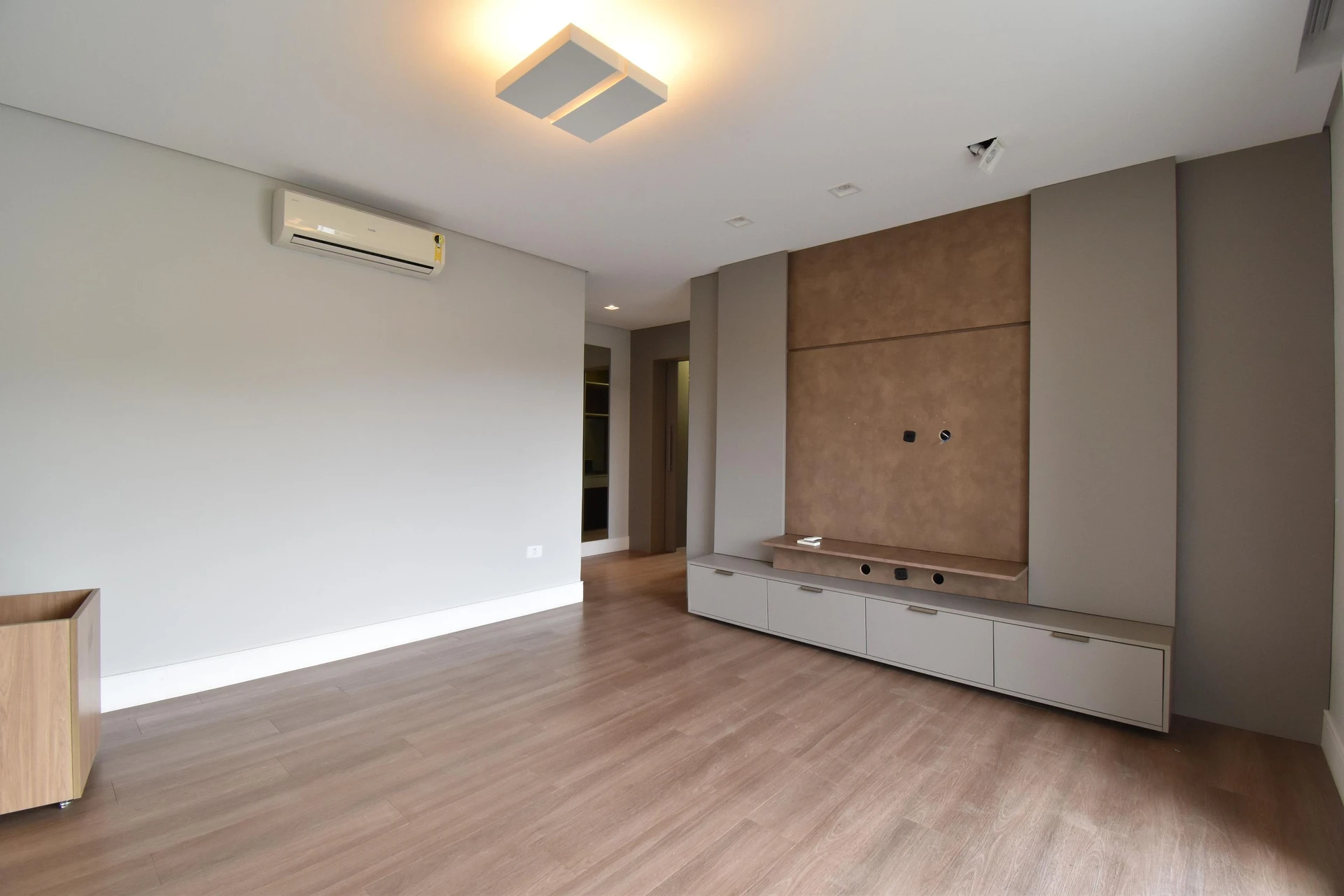 House, 411 m², with a bathtub — photo 35