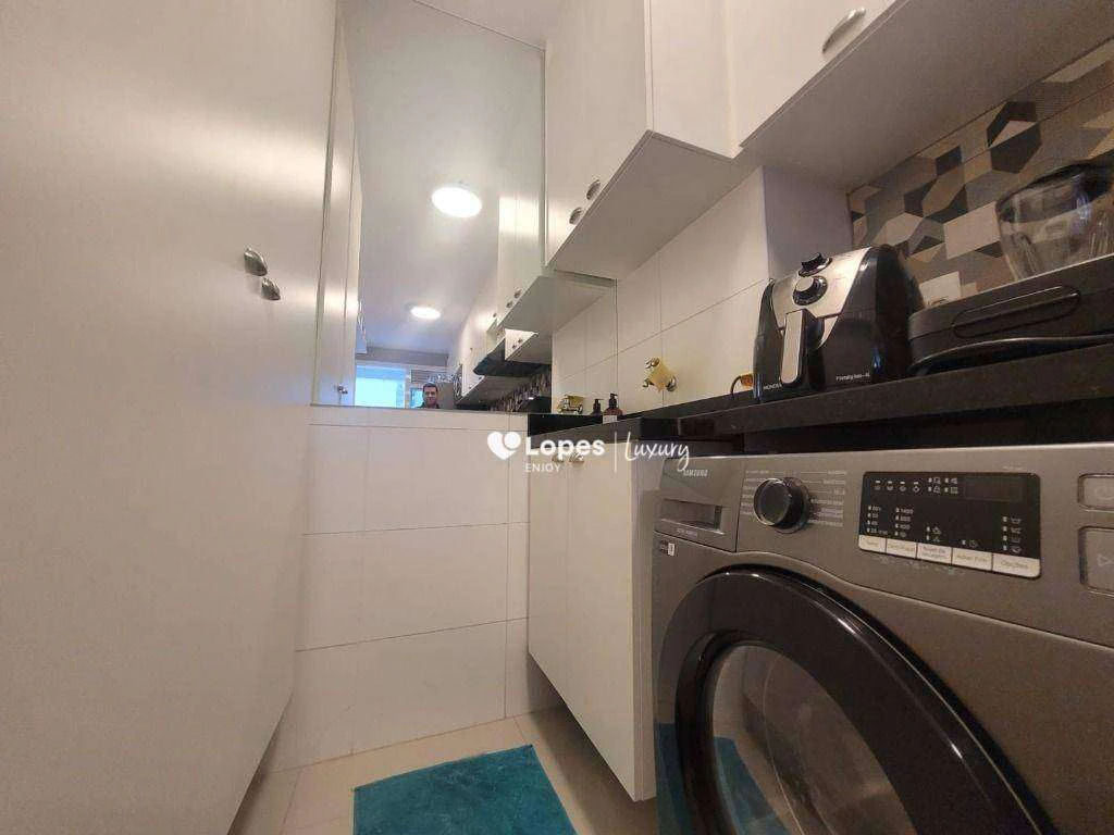 Furnished 2-bedroom apartment with a private BBQ — photo 17