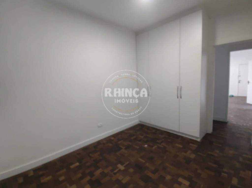 Apartamento com piso de madeira ou laminado, Centro — photo 16