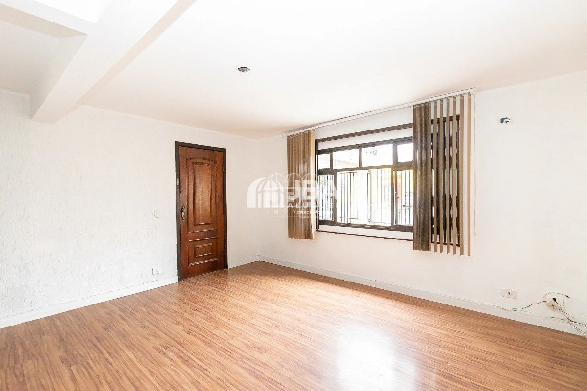 3-bedroom house with a private BBQ in Curitiba