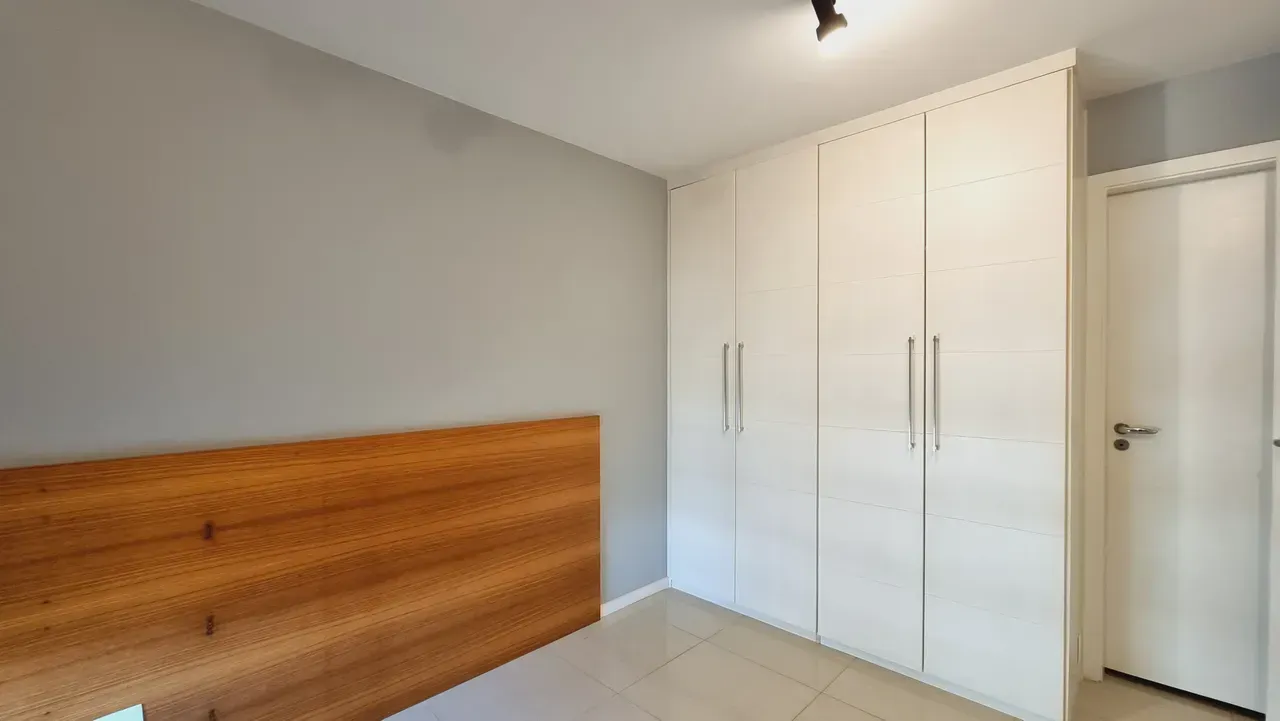 Apartment with open-plan kitchen and 4 bedrooms — photo 4