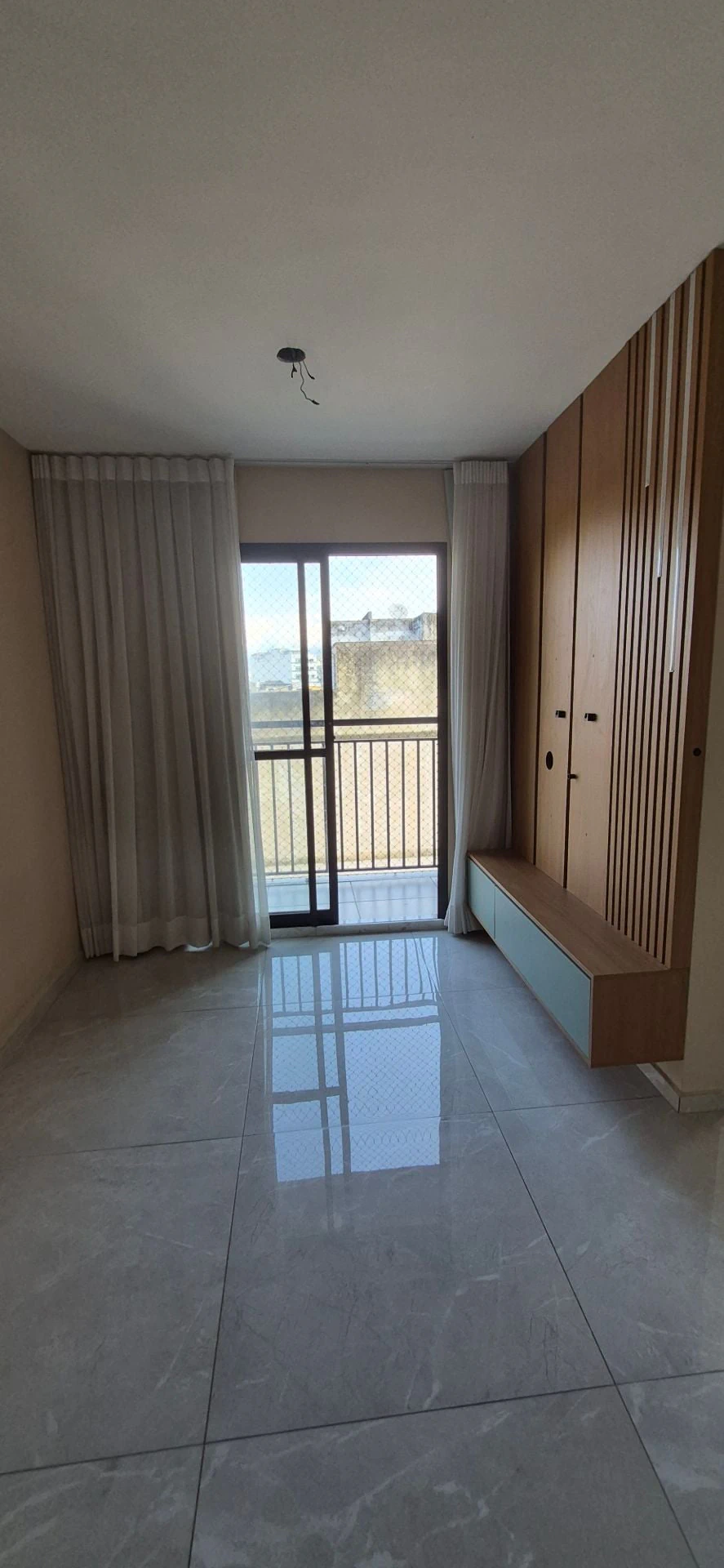 2-bedroom apartment in a building with a gym — photo 21
