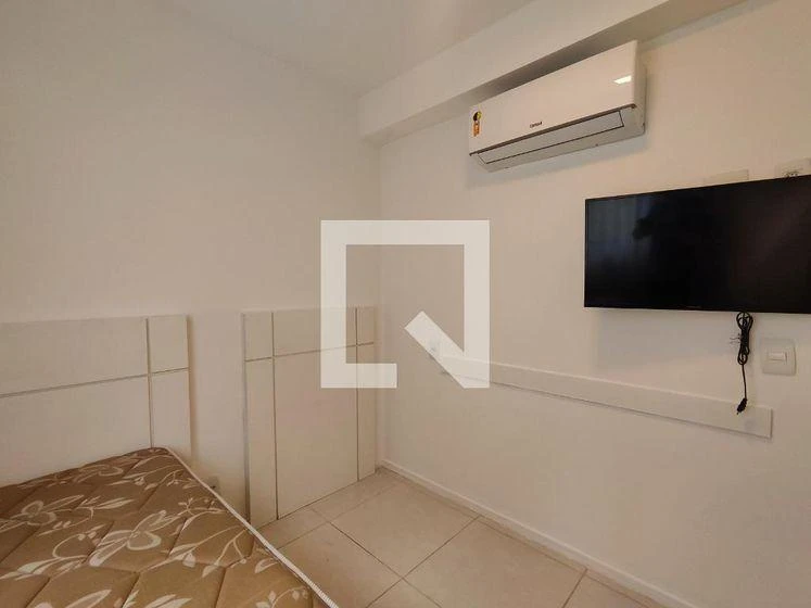 2-bedroom apartment in a building with a gym — photo 7