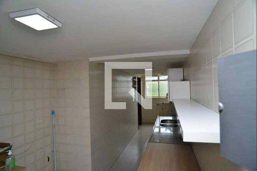 3-bedroom apartment in a building with a gym — photo 10