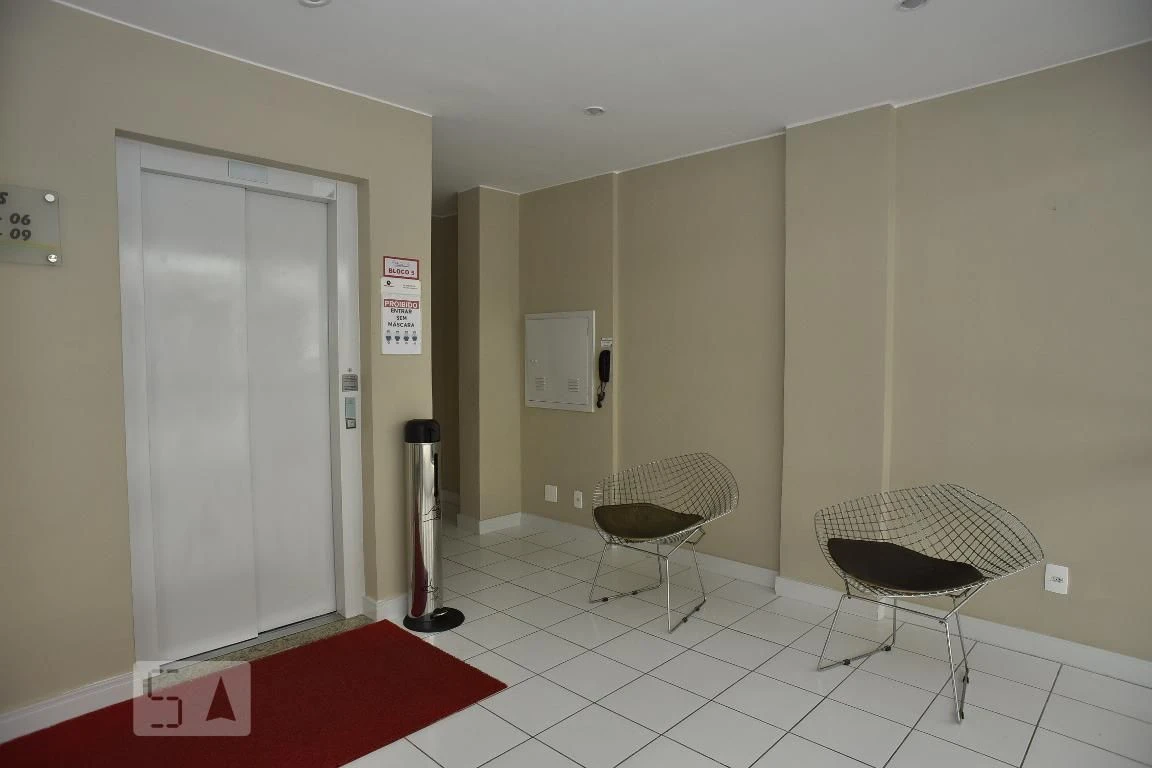 2-bedroom apartment in a building with a pool — photo 39