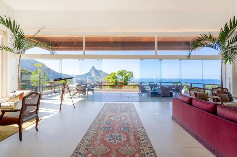 Furnished 1200 m² house with a balcony and 6 bedrooms — photo 19