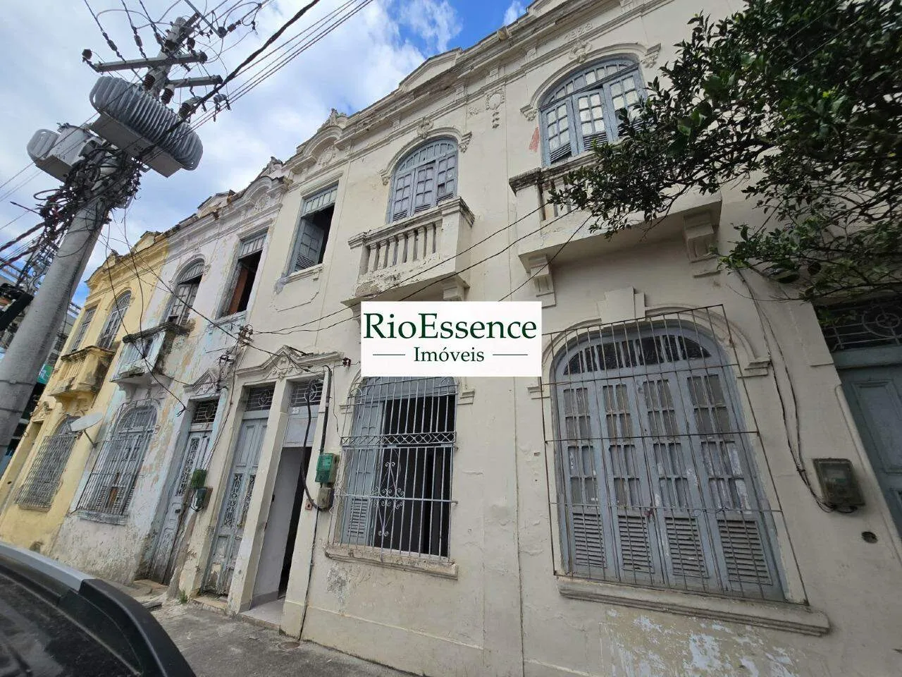 Casa de calle con 5 dormitorios y área de BBQ compartida — photo 5