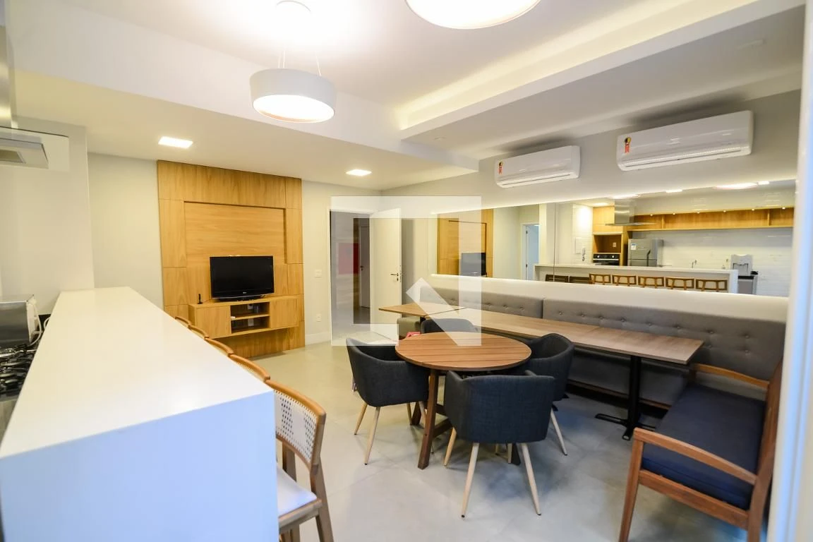 Furnished 4-bedroom apartment with 4 bathrooms — photo 24