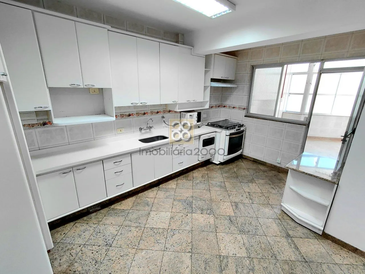Квартира з 3 спальнями та робочим місцем — photo 11