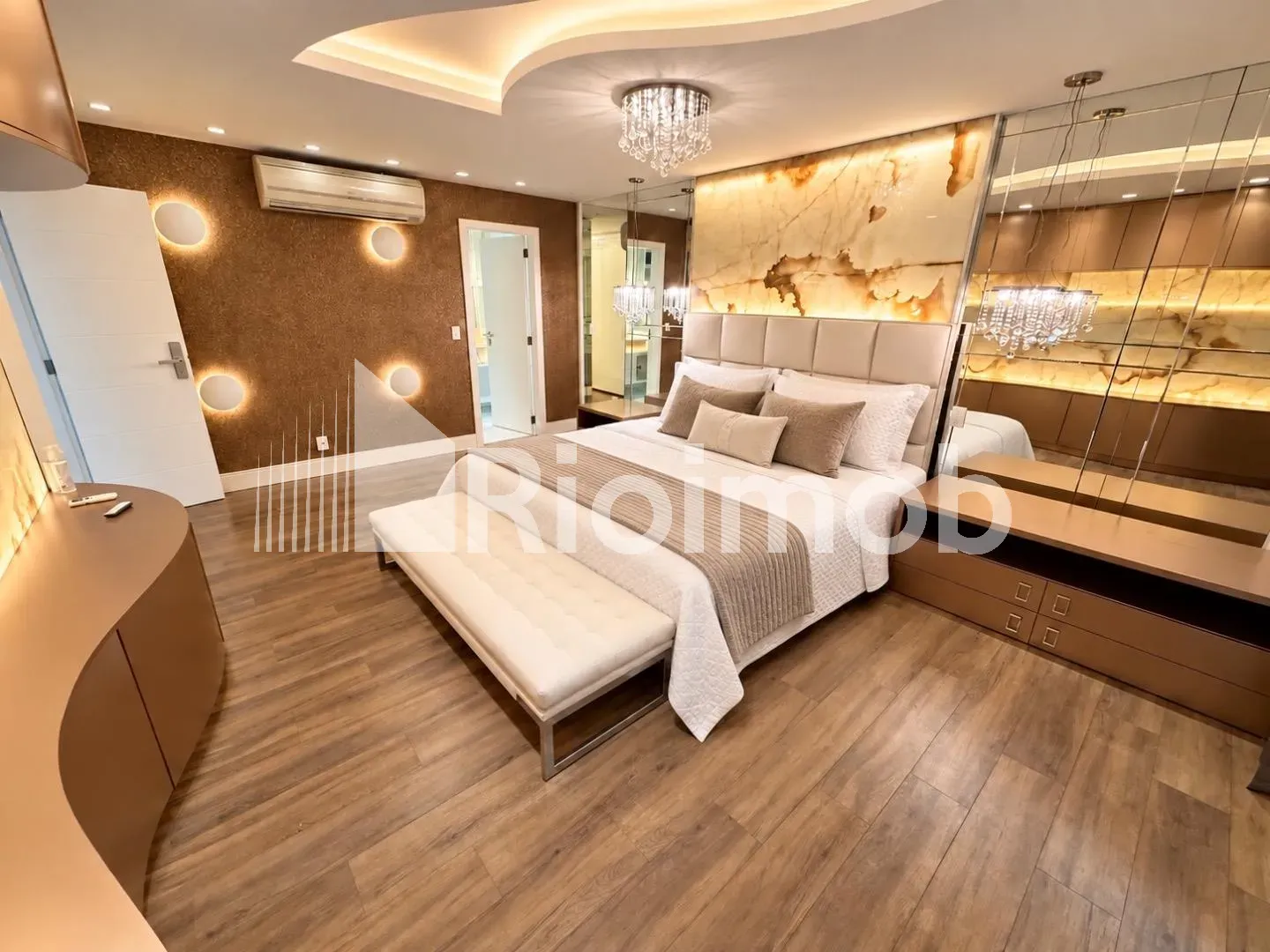 Ванна та 5 спалень: будинок 889 м² — photo 5
