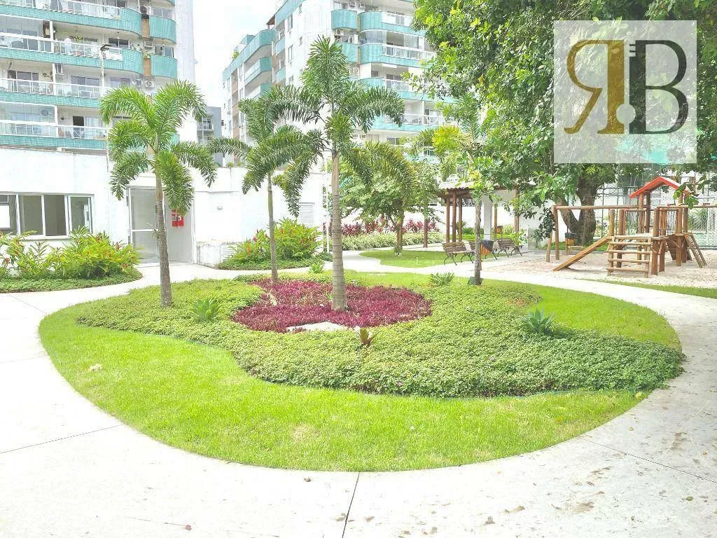 Рабочее место и 4 спальни: квартира 252 м² — photo 36