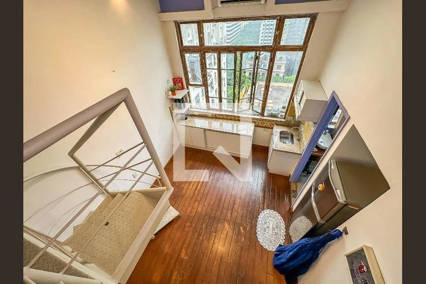 Furnished studio, 30 m², with floor-to-ceiling windows — photo 8