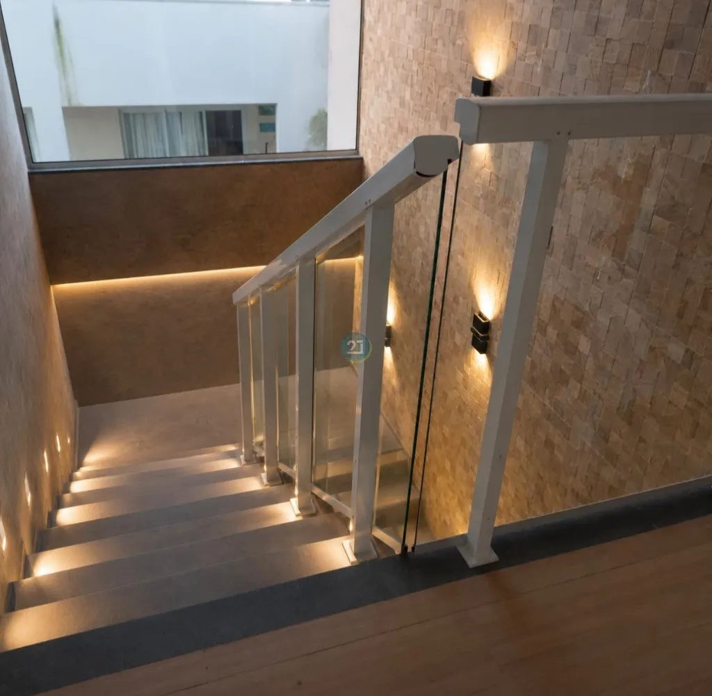 Rental house with 3 bedrooms and a glass balcony — photo 7