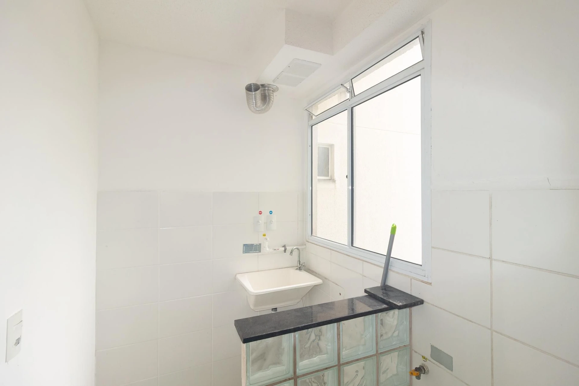 Apartamento com piso de madeira ou laminado, Cosmos — photo 28