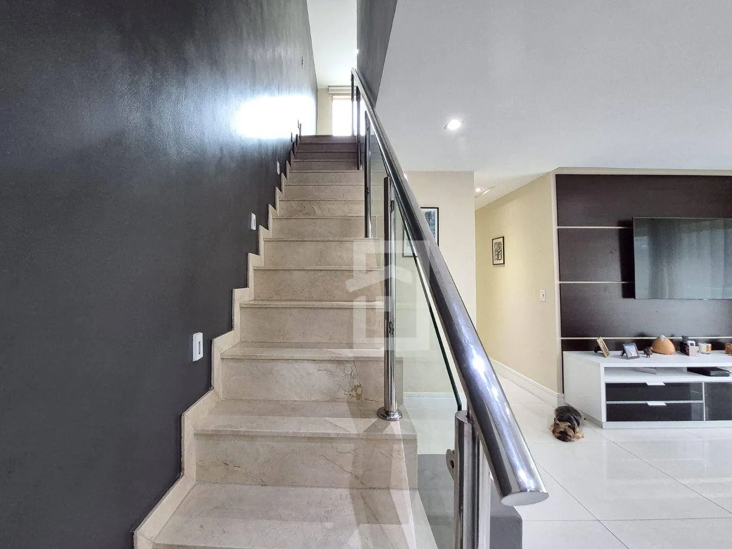 Furnished 235 m² apartment with 4 bedrooms — photo 67
