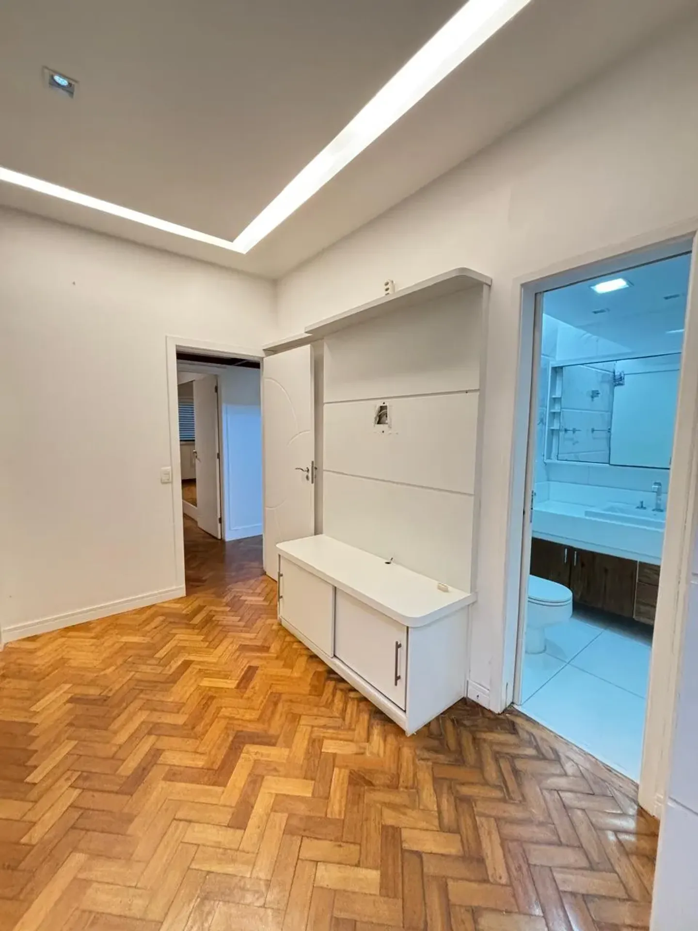 Apartamento sem mobília com ar-condicionado e 4 quartos — photo 24