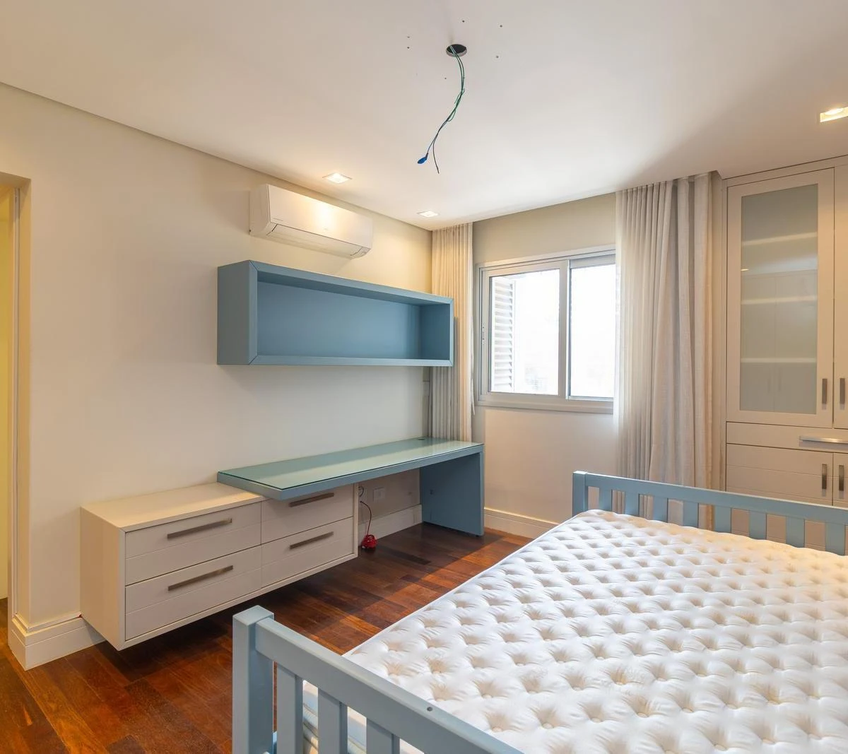 Home office in a 5-bedroom apartment, 441 m² — photo 11