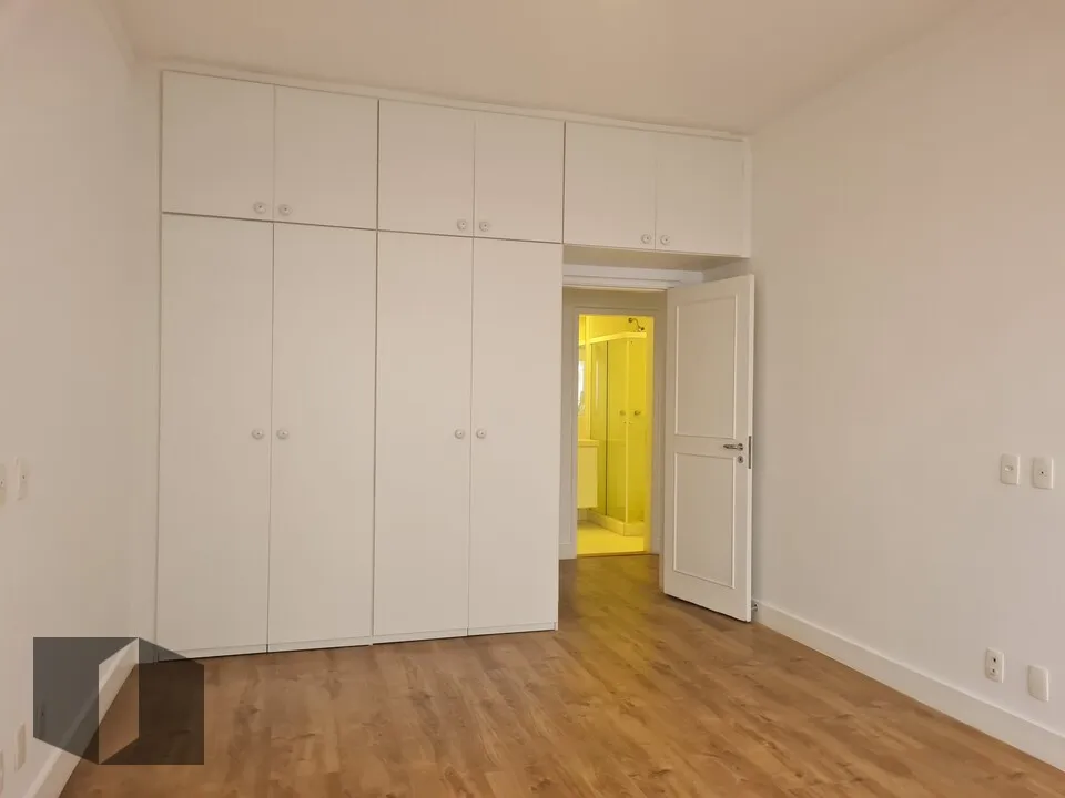 3-bedroom apartment with floor-to-ceiling windows — photo 29