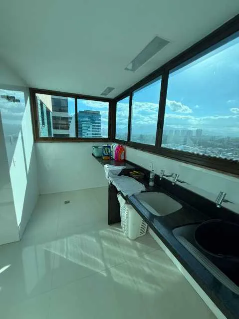 Penthouse apartment with 4 en-suite bedrooms — photo 28