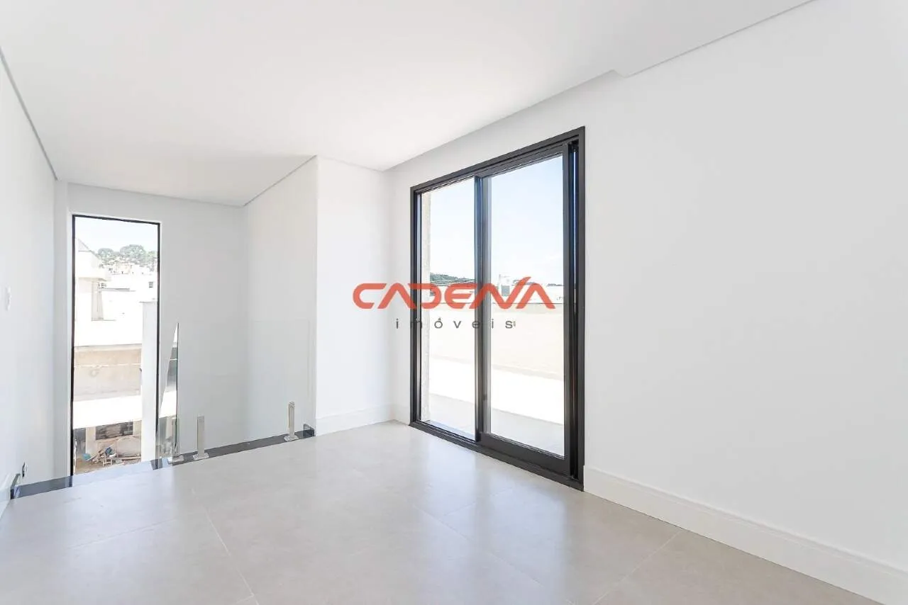 Glass-enclosed balcony in a 3-bedroom house, 124 m² — photo 36