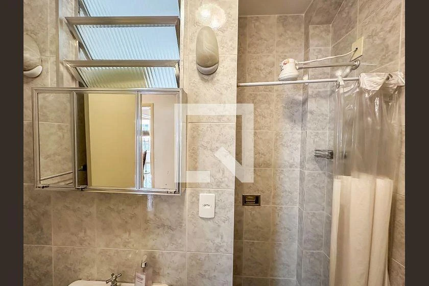 4-bedroom apartment with 3 bathrooms and 206 m² — photo 42