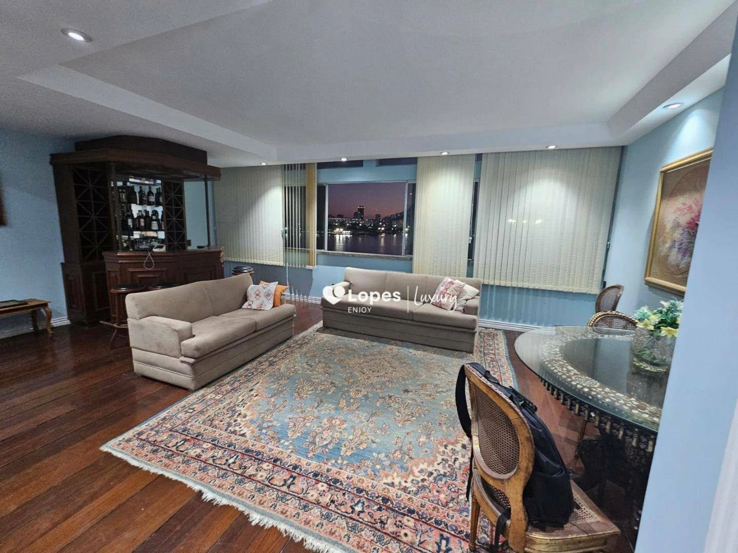Furnished 3-bedroom apartment with 134 m² — photo 4