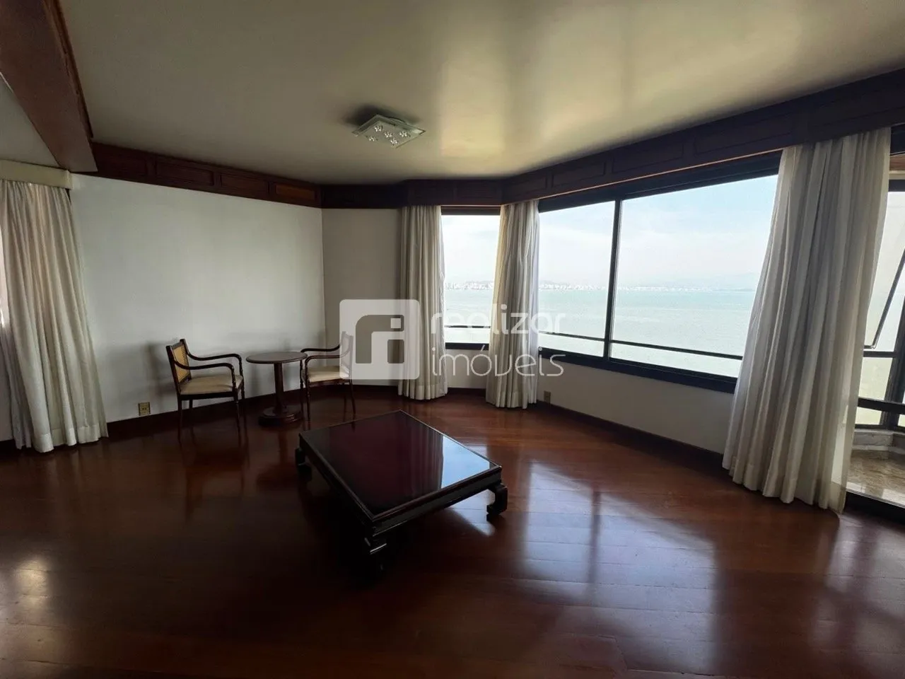 Apartamento de 290 m² com 4 dormitórios e varanda envidraçada — photo 6