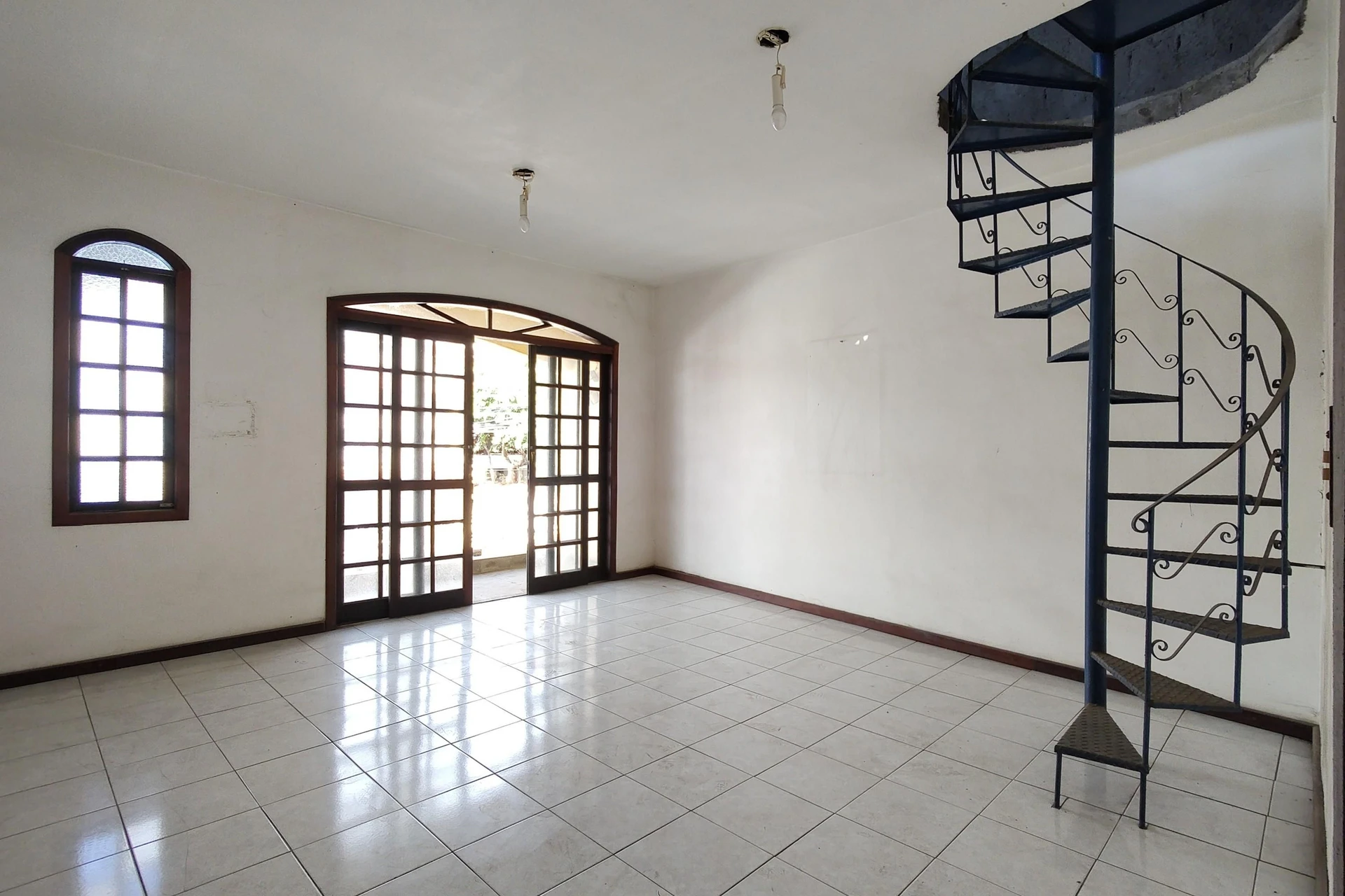 Unfurnished house with 4 bedrooms and private garden — photo 10