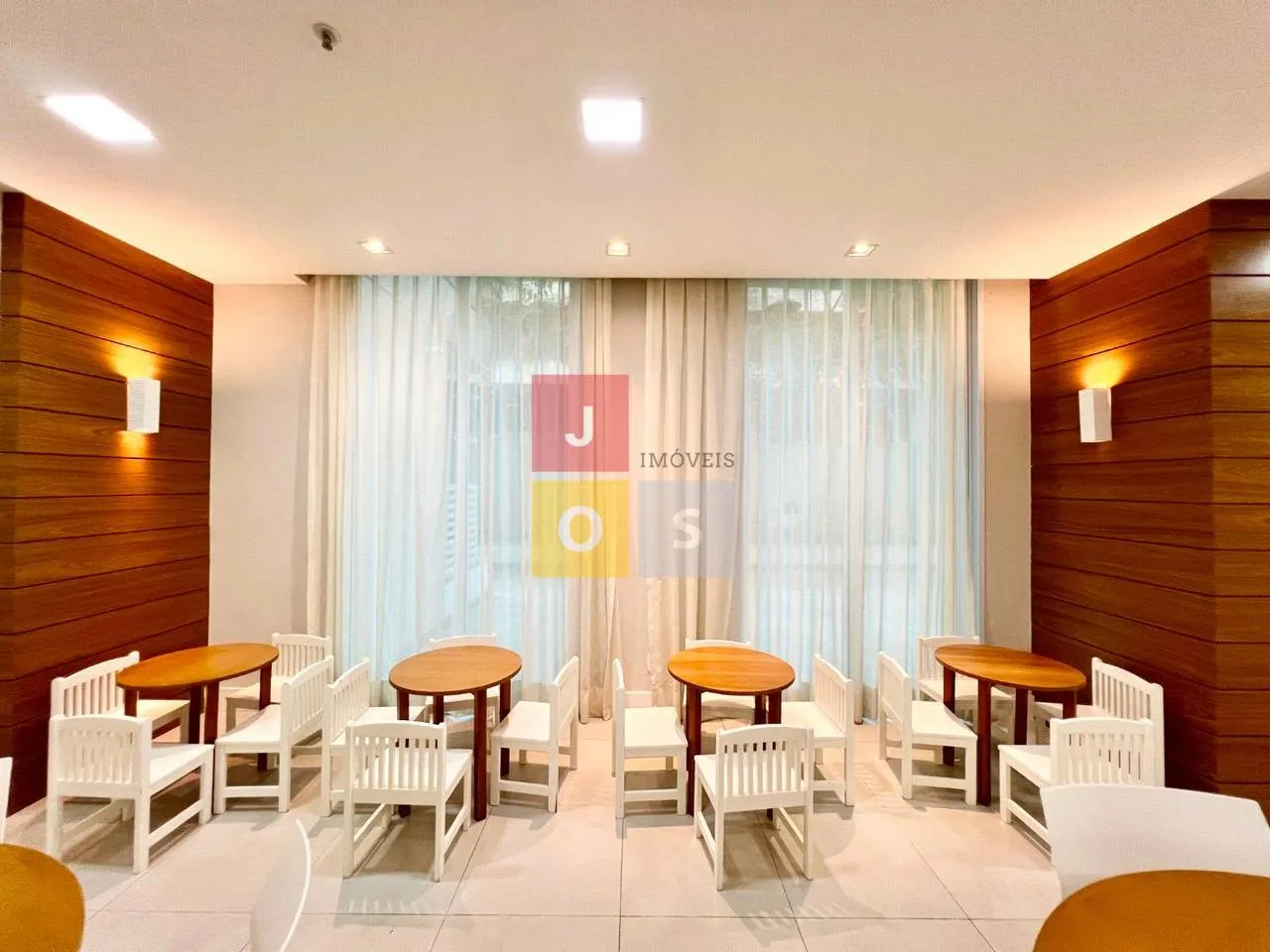 Furnished 4-bedroom suite apartment with 156 m² — photo 166