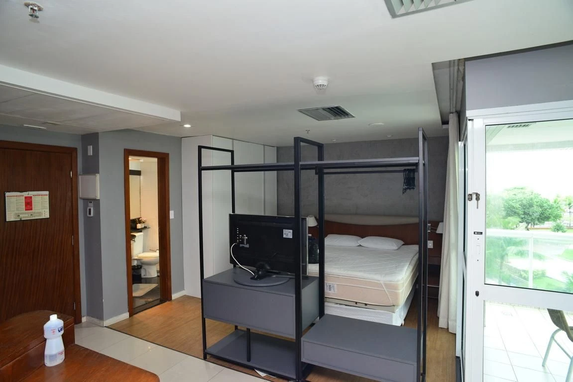 Apartamento mobiliado de 1 quarto com varanda e 1 vaga — photo 3