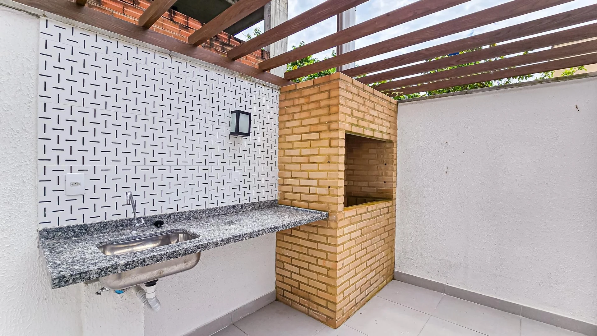 Apartamento de 2 quartos em condomínio com piscina — photo 37
