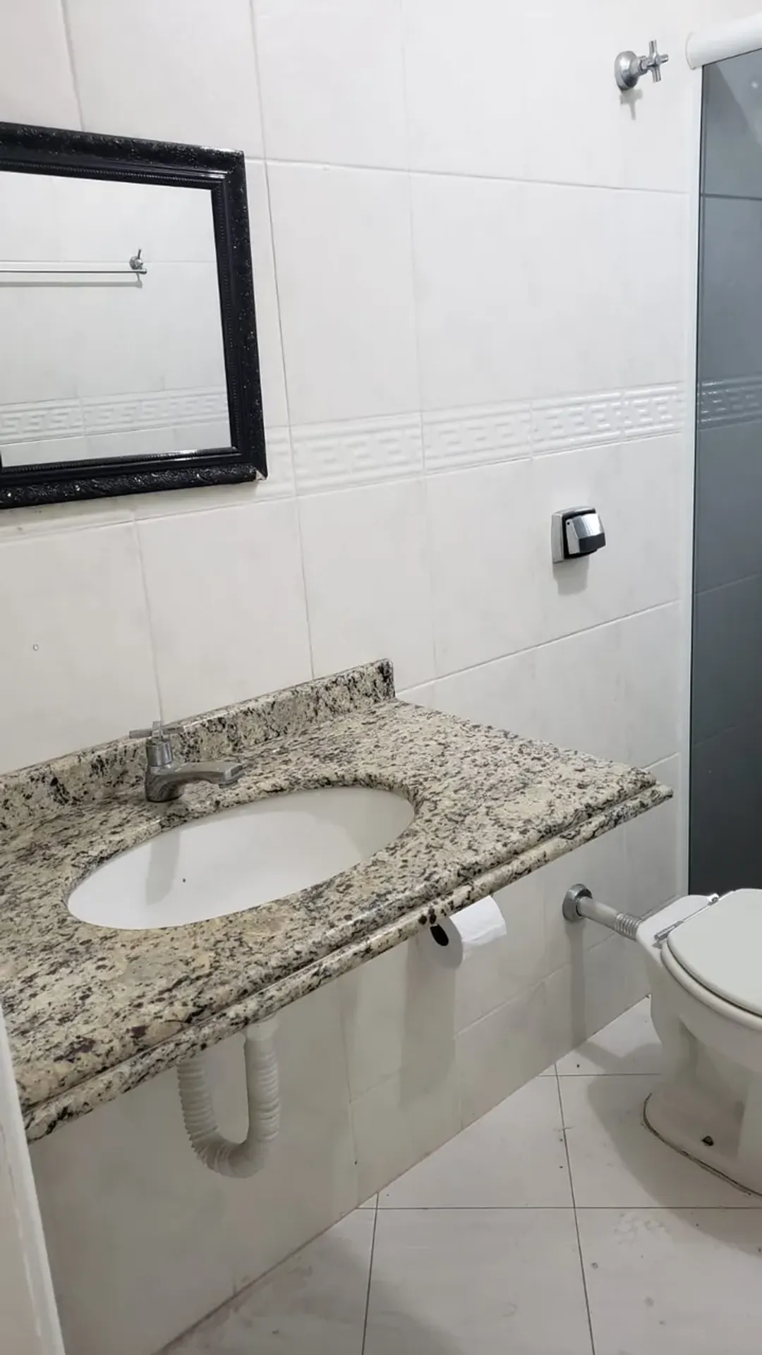 Casa com 4 quartos e 4 banheiros, 250 m² — photo 21