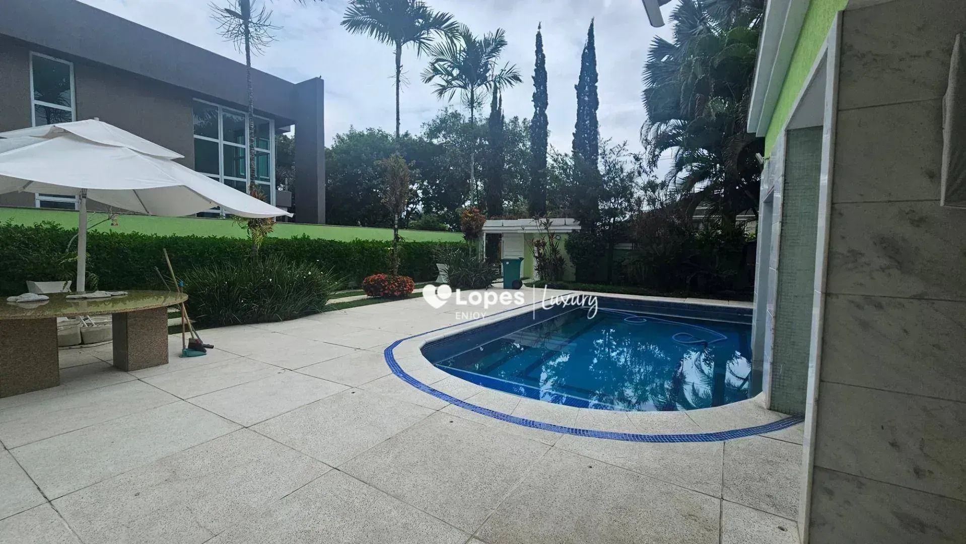 Furnished house with 6 en-suite suites and a private pool — photo 50