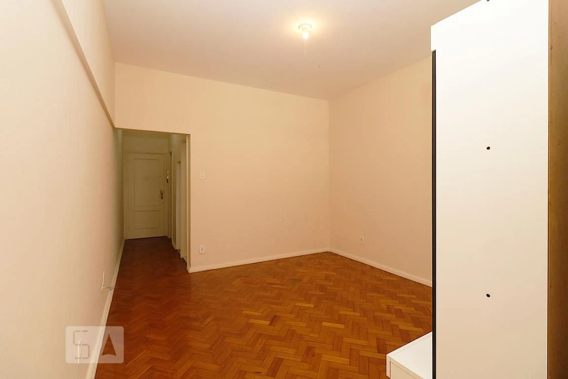 Apartment, 43 m², with wood or laminate floors — photo 17