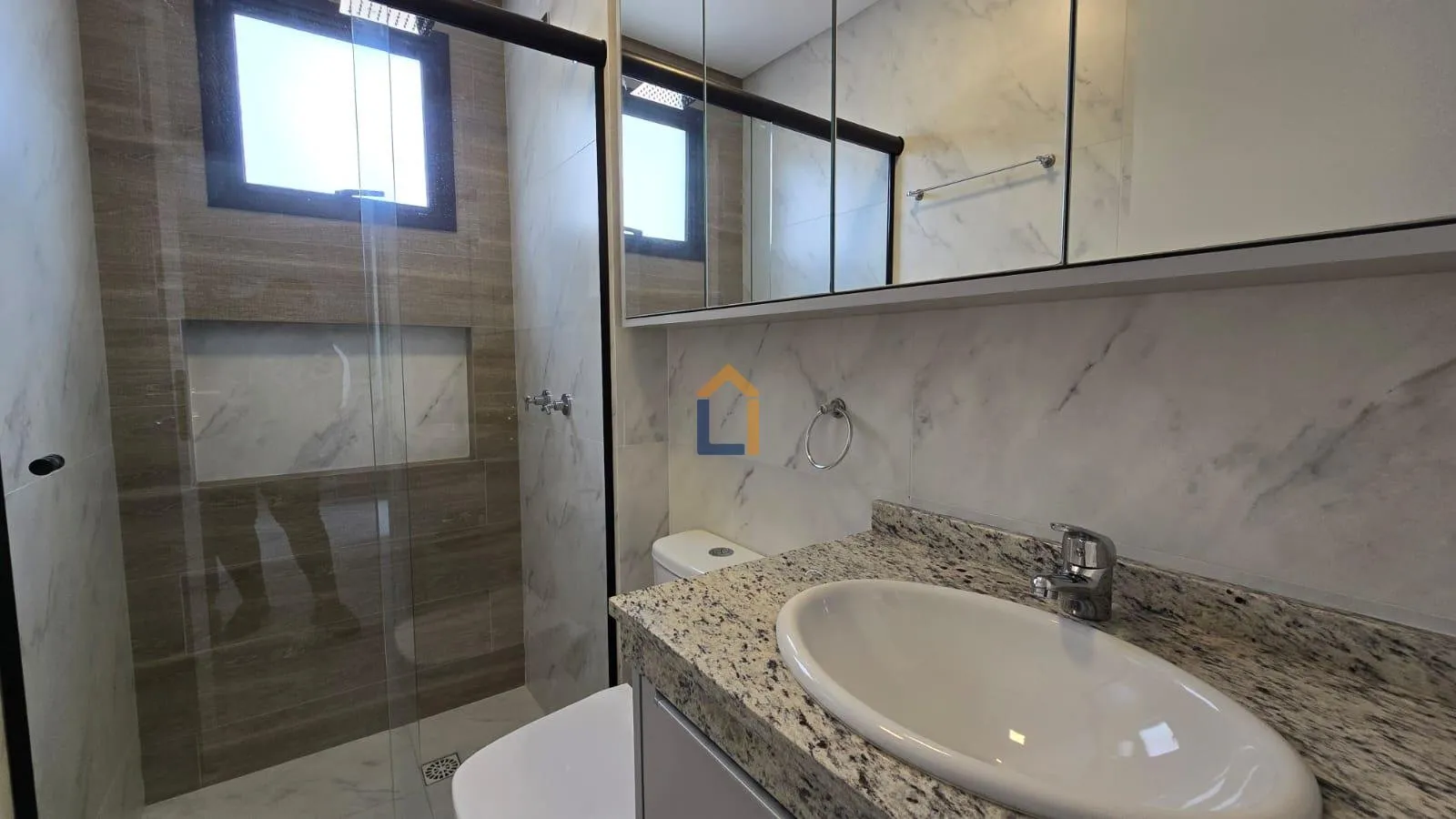 2-bedroom apartment with a washing machine in Curitiba — photo 9