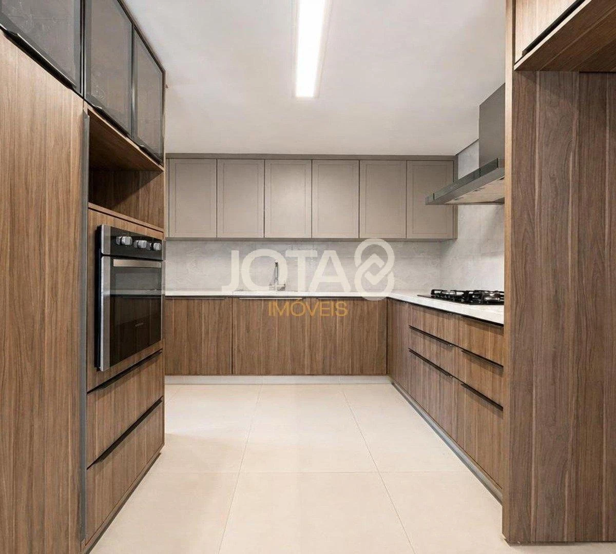 2-bedroom apartment in a building with a gym — photo 4