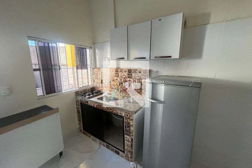 Kitnet/estúdio com 1 quarto, 1 banheiro e 30 m²