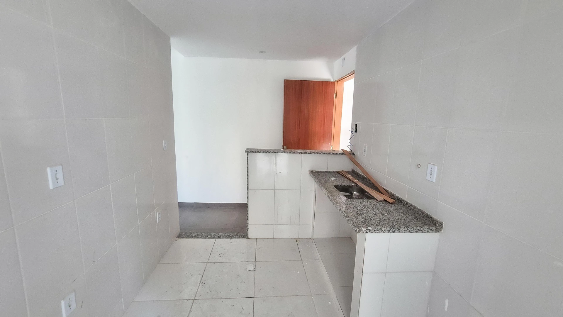 Apartment with 2 bedrooms and a balcony with grill — photo 38
