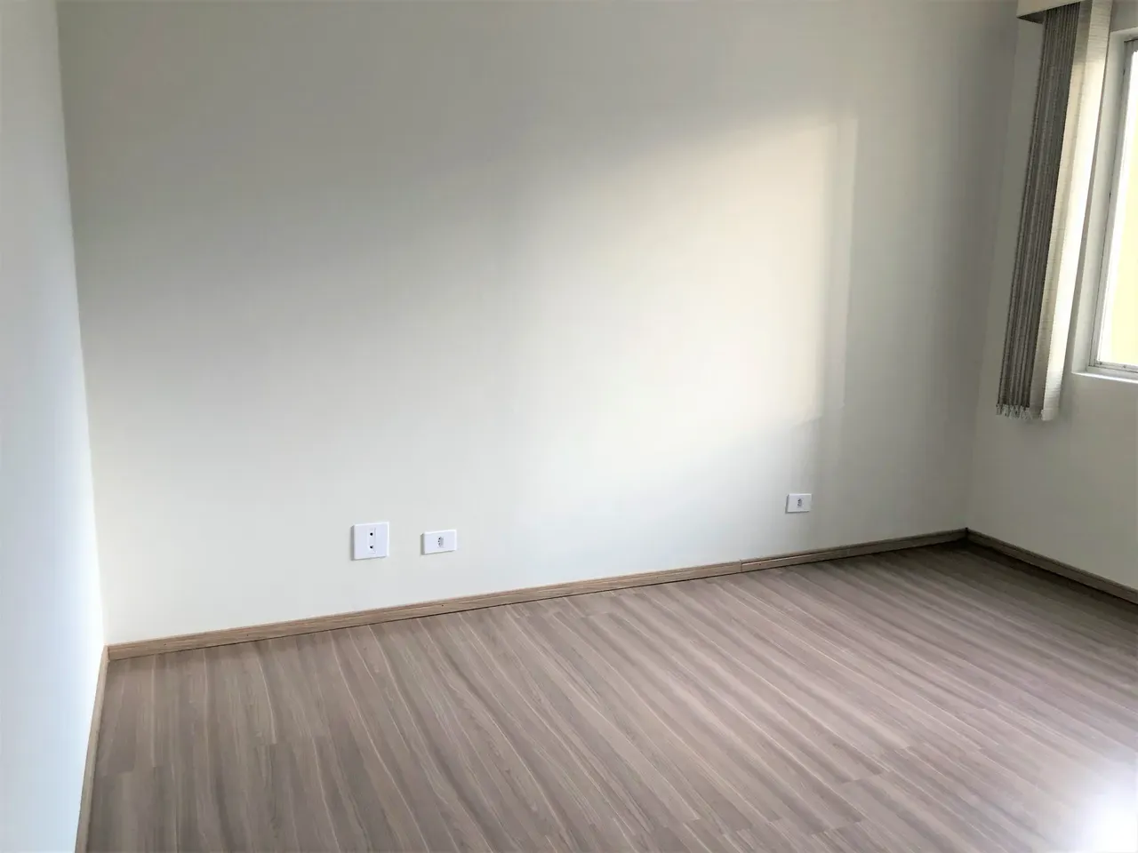 1 quarto e piso de madeira ou laminado: apartamento de 31 m² — photo 13