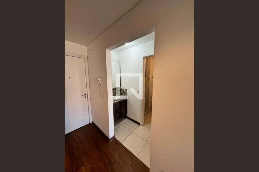 Glass-enclosed balcony in a one-bedroom apartment, 48 m² — photo 13