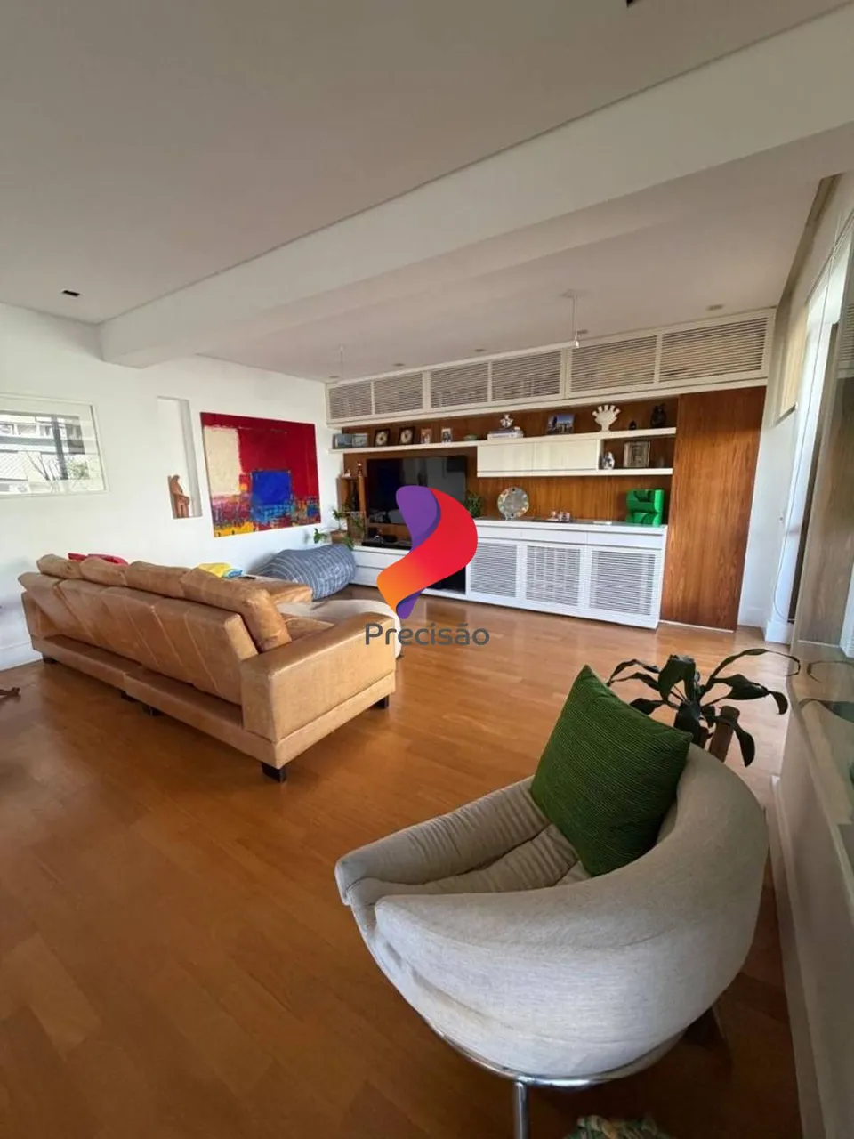 Furnished 3-bedroom apartment with 240 m² total — photo 8