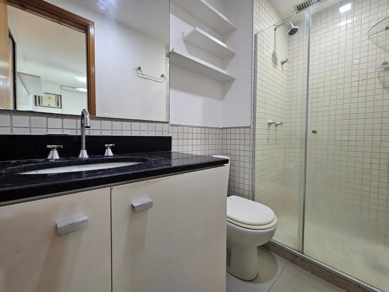 Apartment with separate gas kitchen and 4 bathrooms — photo 16