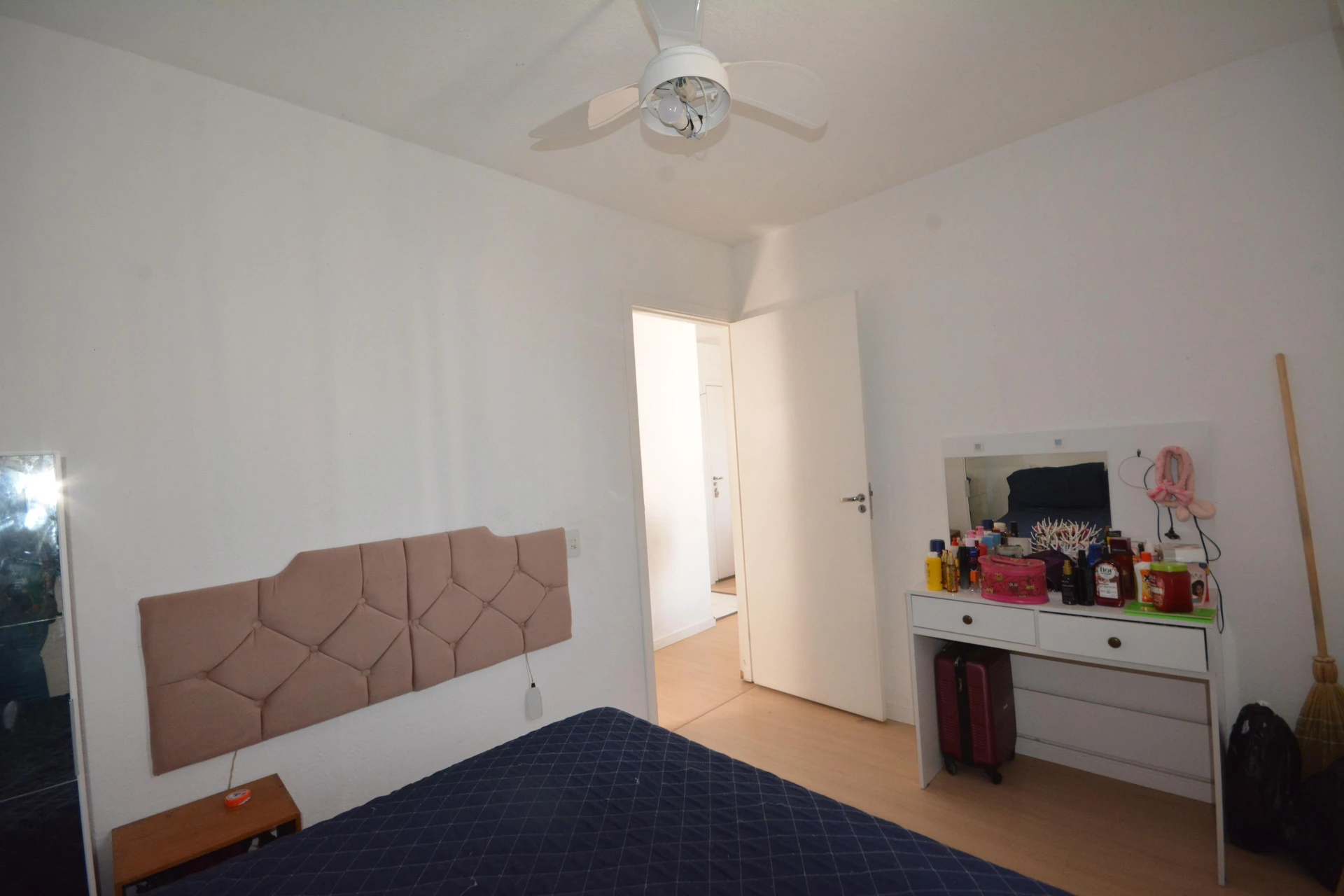 Furnished 2-bedroom apartment with a gas stove kitchen — photo 4