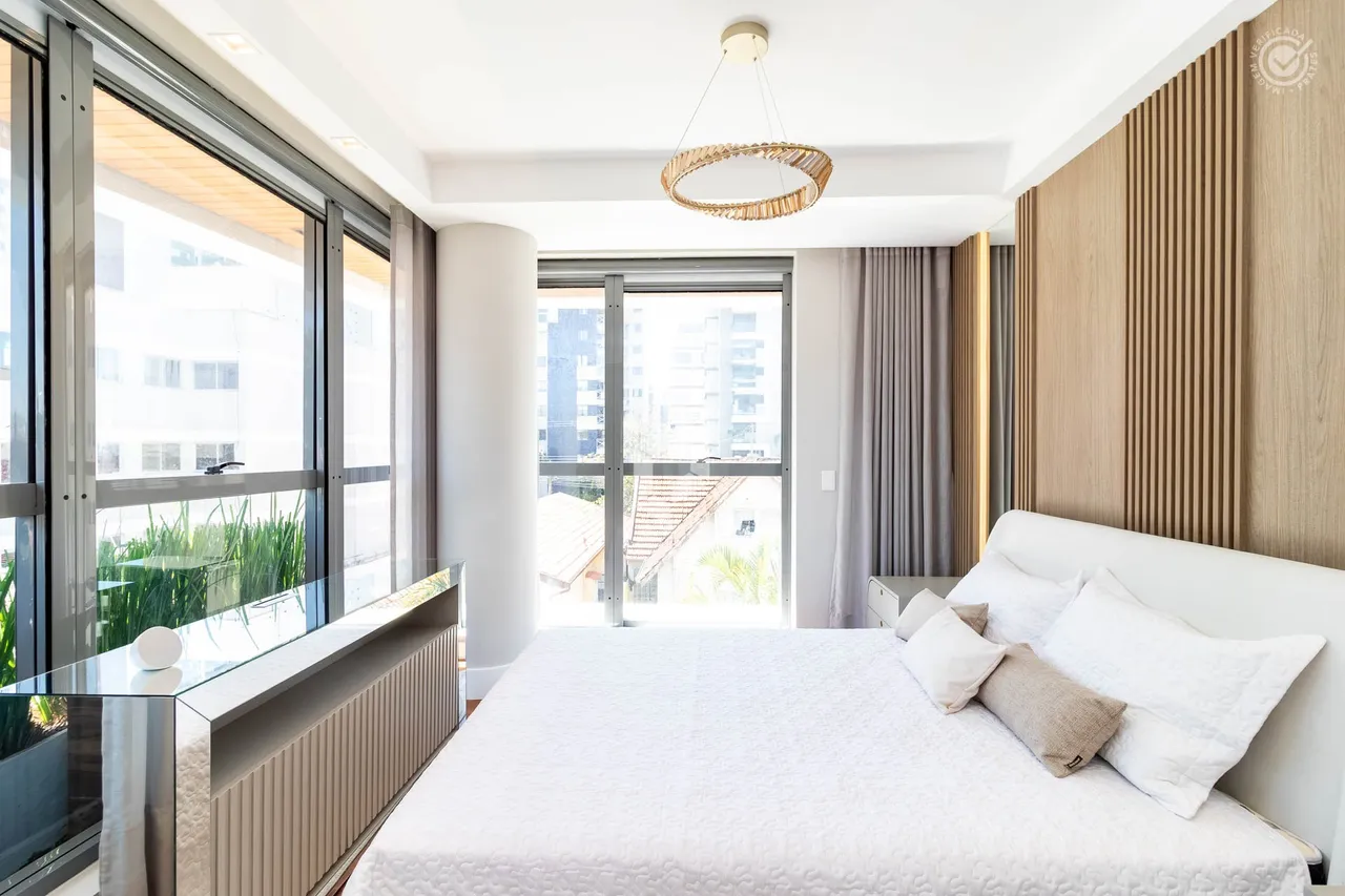 Furnished apartment with 3 en-suite bedrooms and balcony — photo 15