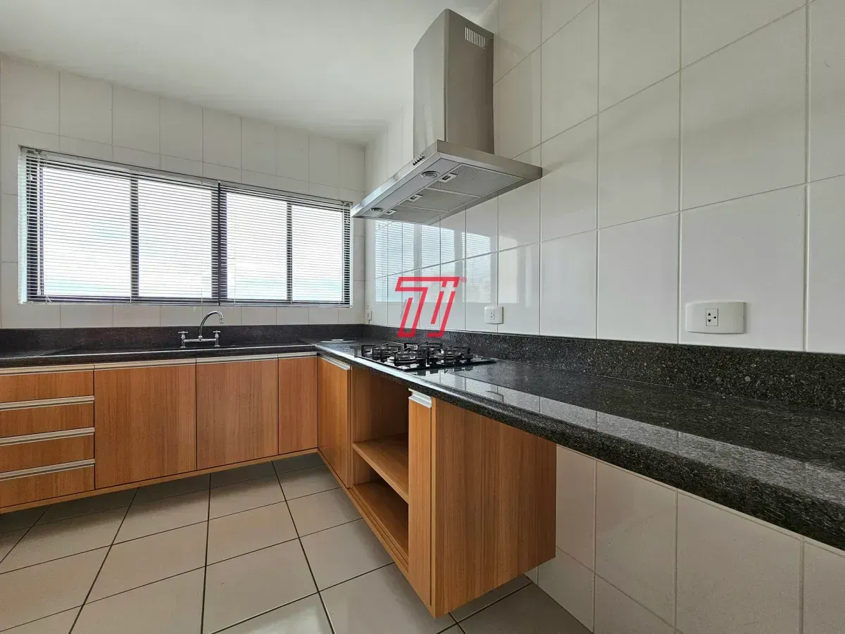Rental apartment with 3 bedrooms and a balcony — photo 19